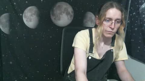 Snapshot of trinityluvr chatting on September 28, 2025, 4:40 am Trinity online show from September 28, 2025, 4:40 am