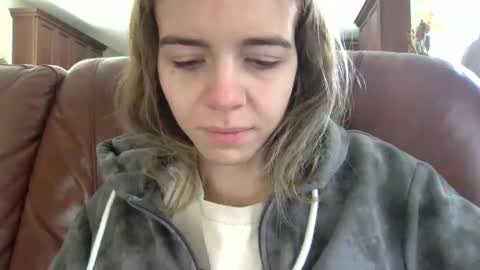 trippybb222 online show from November 7, 2025, 3:56 pm