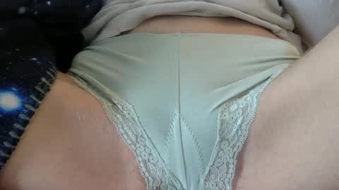 trippybb222 online show from April 9, 2026, 2:00 pm