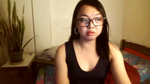 Snapshot of trishakera chatting on January 27, 2025, 4:43 pm trisha online show from January 27, 2025, 4:43 pm