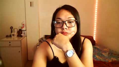 Snapshot of trishakera chatting on February 21, 2025, 4:37 pm trisha online show from February 21, 2025, 4:37 pm
