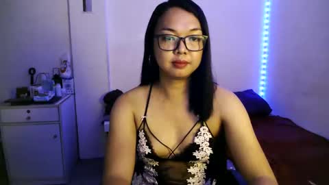 Snapshot of trishakera chatting on February 24, 2025, 12:37 pm trisha online show from February 24, 2025, 12:37 pm