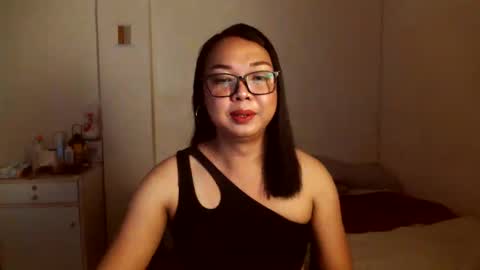 Snapshot of trishakera chatting on March 5, 2025, 11:17 am trisha online show from March 5, 2025, 11:17 am