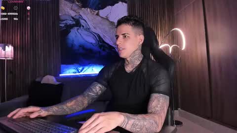 Snapshot of trisstan_ chatting on March 12, 2025, 9:35 pm Alexander online show from March 12, 2025, 9:35 pm