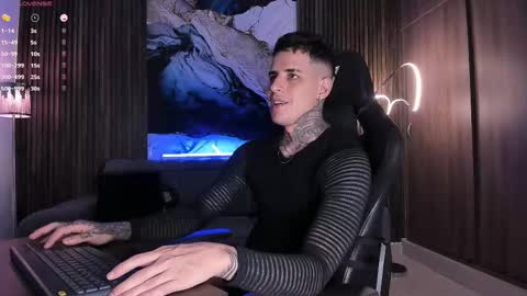 Snapshot of trisstan_ chatting on October 17, 2025, 9:50 pm Alexander online show from October 17, 2025, 9:50 pm