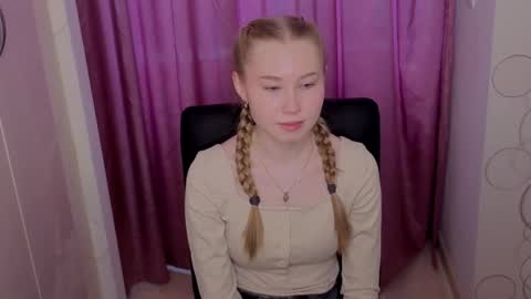 Snapshot of tristaaluarez chatting on February 10, 2026, 11:14 am Lana online show from February 10, 2026, 11:14 am