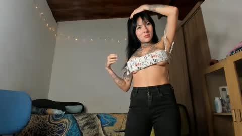 Snapshot of tristan_fantasycam22 chatting on October 2, 2025, 9:33 pm Tristan And Samara online show from October 2, 2025, 9:33 pm