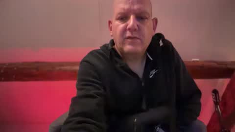 Snapshot of tritonspace chatting on October 17, 2025, 10:45 pm Triton online show from October 17, 2025, 10:45 pm