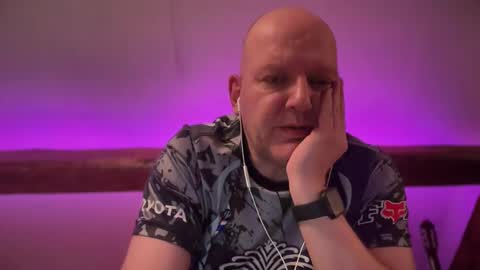 Triton online show from April 14, 2026, 11:33 pm