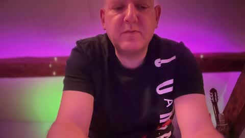 Triton online show from April 21, 2026, 1:42 am