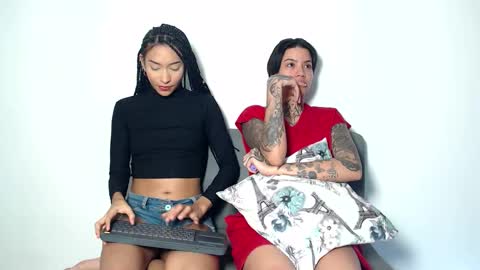 trixiandsuki online show from November 13, 2025, 8:52 pm