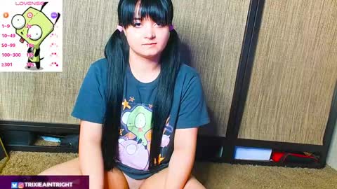 Snapshot of trixiedoescamcam chatting on October 8, 2025, 11:24 pm trixiedoescamcam online show from October 8, 2025, 11:24 pm