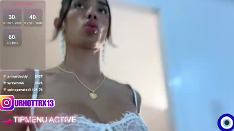 Snapshot of trixieemerald chatting on April 23, 2026, 12:40 pm trixieemerald online show from April 23, 2026, 12:40 pm