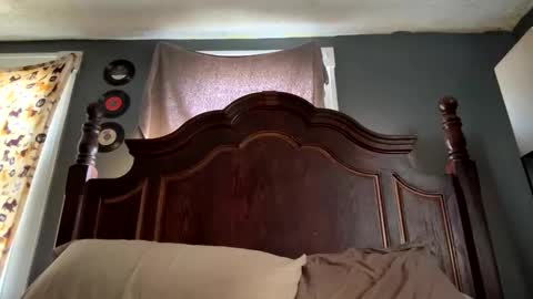 Trix online show from November 7, 2025, 6:08 pm