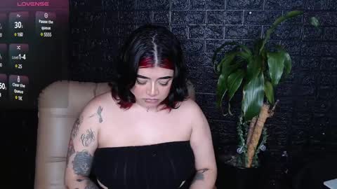 trixxiee_ online show from December 17, 2024, 12:45 am