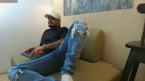 Troy online show from April 25, 2026, 1:08 am