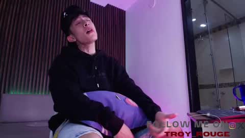 Snapshot of troy_rouge chatting on November 6, 2025, 7:15 pm Troy online show from November 6, 2025, 7:15 pm