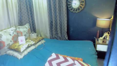 Curlee Lopez online show from October 22, 2025, 8:14 am