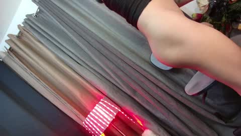 Chloe online show from December 16, 2024, 4:16 pm