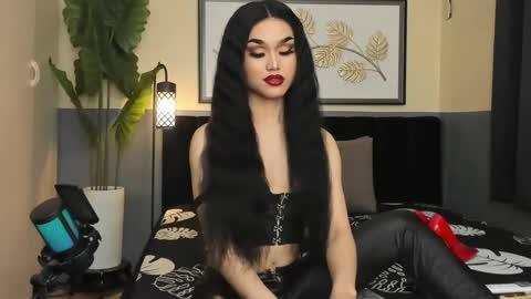 Snapshot of ts_elijah chatting on January 15, 2025, 8:51 am Saskia online show from January 15, 2025, 8:51 am