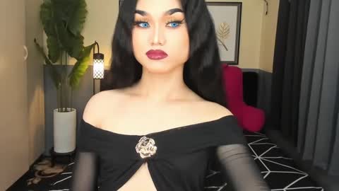Snapshot of ts_elijah chatting on January 27, 2025, 7:56 am Saskia online show from January 27, 2025, 7:56 am