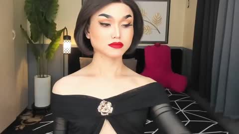 Snapshot of ts_elijah chatting on February 2, 2025, 4:15 am Saskia online show from February 2, 2025, 4:15 am