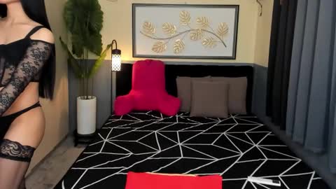 Snapshot of ts_elijah chatting on October 5, 2025, 7:23 pm Saskia online show from October 5, 2025, 7:23 pm