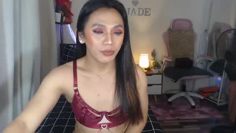 Snapshot of ts_jadexxx chatting on January 10, 2025, 2:04 am Jade online show from January 10, 2025, 2:04 am