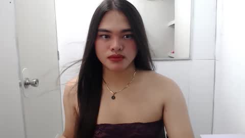 ts_lovelicious online show from October 13, 2025, 3:50 am