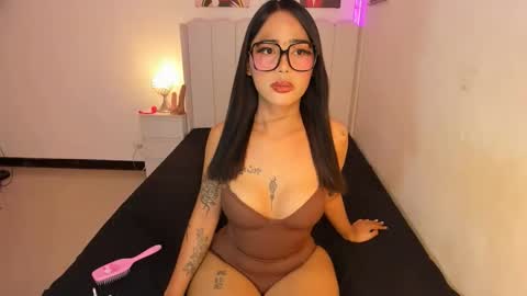 ts_ysaevans online show from April 22, 2026, 5:14 pm