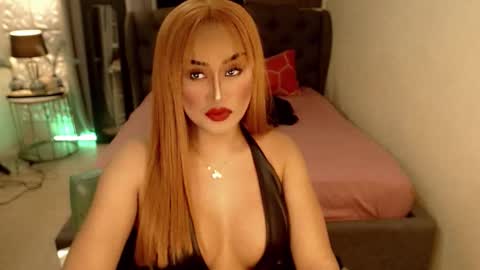 Snapshot of tshugescock chatting on October 25, 2025, 6:35 pm SEDUCTIVEmistresCUMS online show from October 25, 2025, 6:35 pm