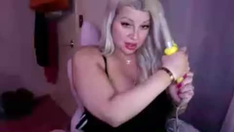 Snapshot of tstinadoll chatting on June 28, 2026, 8:37 pm xTinnaaaaa online show from June 28, 2026, 8:37 pm