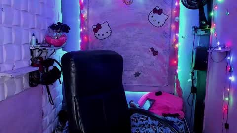 Snapshot of tsviolett chatting on January 8, 2025, 9:01 pm BellaRoxanna online show from January 8, 2025, 9:01 pm