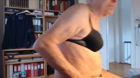 FINN but call me NANNA online show from February 26, 2025, 9:21 am