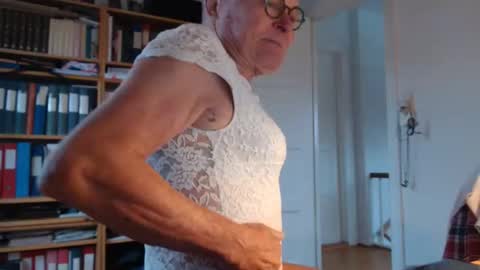 FINN but call me NANNA online show from November 20, 2025, 11:43 am