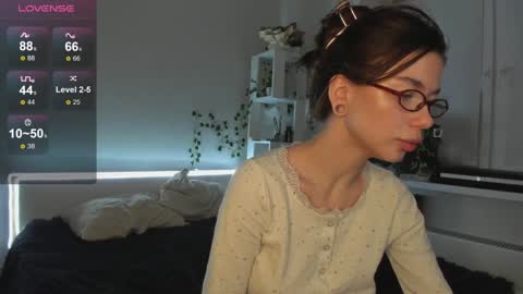 Hi everyone my name is Tina Id love it if you could help make sense of it here  online show from December 7, 2024, 11:23 pm