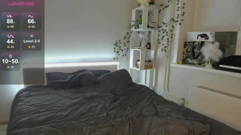 Hi everyone my name is Tina Id love it if you could help make sense of it here  online show from December 15, 2024, 12:07 am