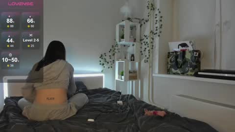 Hi everyone my name is Tina Id love it if you could help make sense of it here  online show from January 15, 2025, 2:27 am