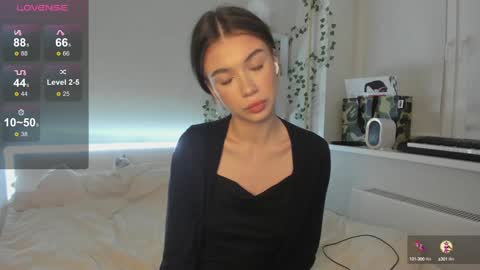 Hi everyone my name is Tina Id love it if you could help make sense of it here  online show from January 30, 2025, 6:10 pm