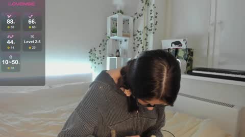 Hi everyone my name is Tina Id love it if you could help make sense of it here  online show from February 1, 2025, 7:55 pm