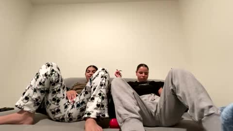 Snapshot of tus_reinas chatting on January 7, 2025, 6:38 am Tus reinas online show from January 7, 2025, 6:38 am