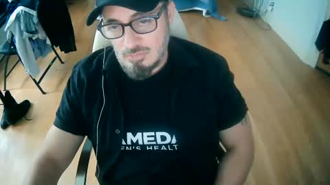 tuscan_taurus online show from October 31, 2025, 8:43 pm