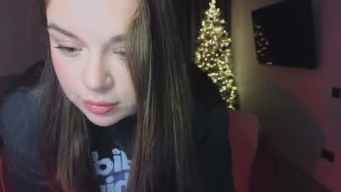 Snapshot of tutti_frutti_ chatting on December 24, 2024, 8:49 pm Ariana online show from December 24, 2024, 8:49 pm