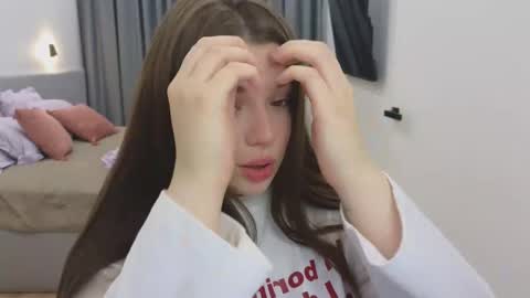 Snapshot of tutti_frutti_ chatting on March 7, 2025, 9:48 pm Ariana online show from March 7, 2025, 9:48 pm