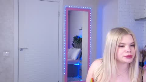 Hallie online show from December 20, 2024, 8:28 am