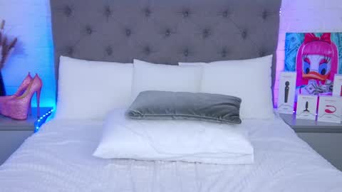 Hallie online show from February 18, 2025, 4:58 am