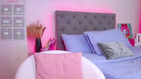 Hallie online show from October 6, 2025, 1:25 am