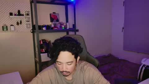 Snapshot of tweezerdick chatting on December 5, 2024, 4:42 am iwasD3nse online show from December 5, 2024, 4:42 am