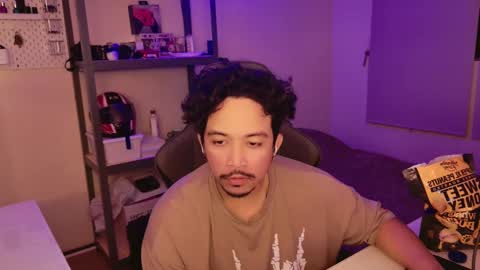 Snapshot of tweezerdick chatting on December 7, 2024, 2:42 am iwasD3nse online show from December 7, 2024, 2:42 am
