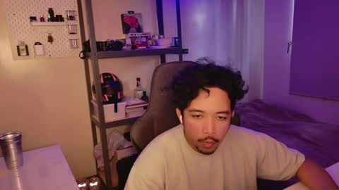 Snapshot of tweezerdick chatting on December 8, 2024, 7:11 pm iwasD3nse online show from December 8, 2024, 7:11 pm
